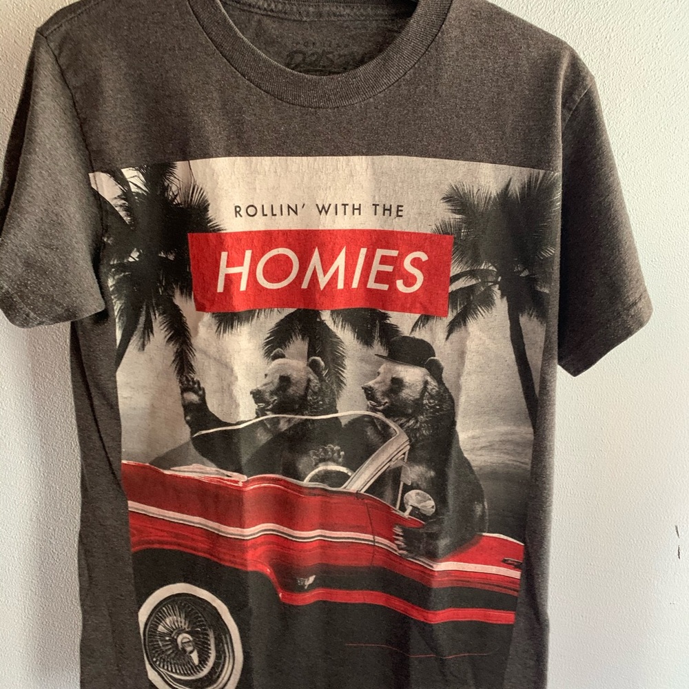 Gray T-shirt with a graphic
